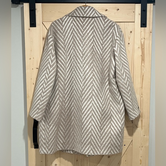 NWT Peserico Oversized Herringbone Coat in White & Brown, US Size 10, IT 46 - Picture 3 of 14